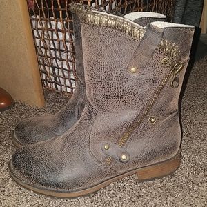 Brown Vintage slip on boots